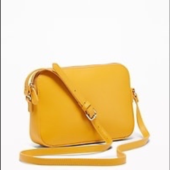 Old Navy Handbags - 🎉HOST PICK🎉 Old Navy Faux Leather Crossbody Bag